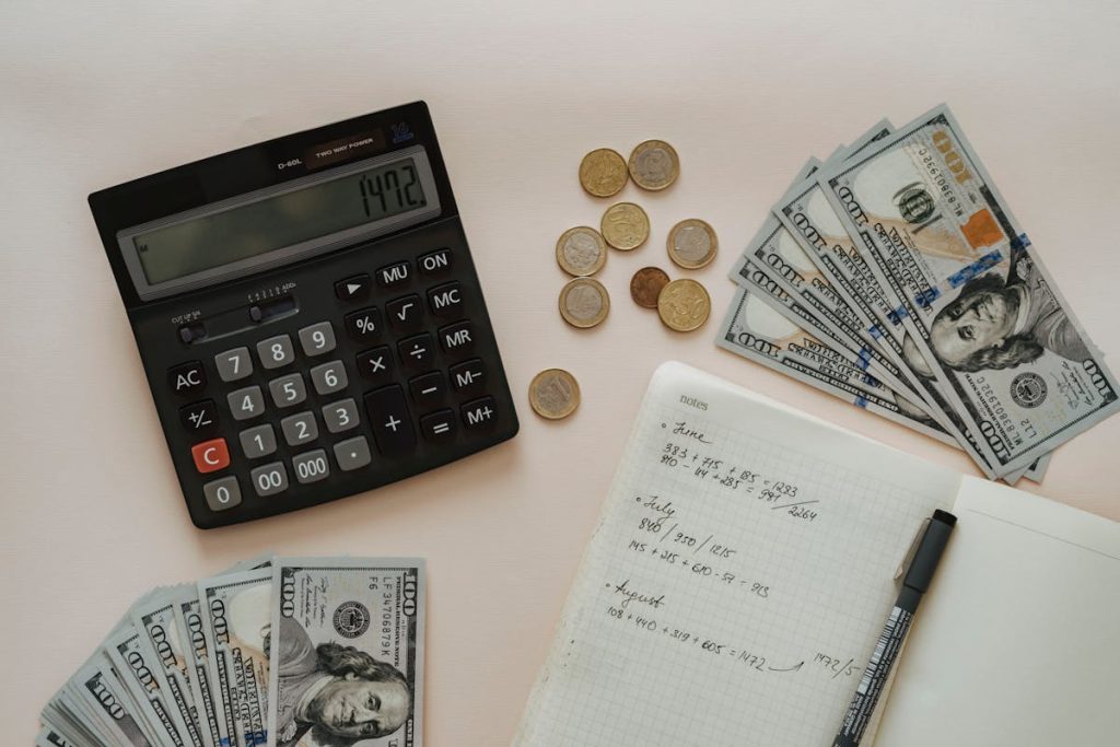 Visual of data tools and organized setup used in maximizing investment results
