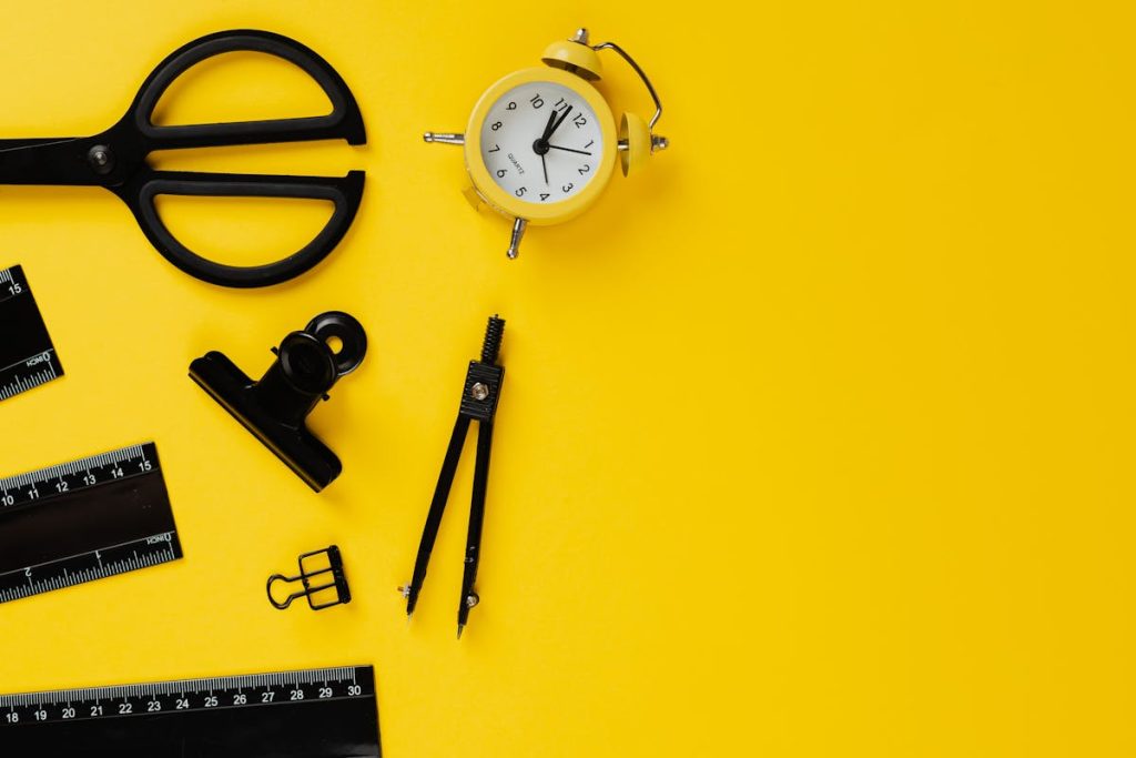 Items representing the knowledge and time management used in applying lazy investing techniques