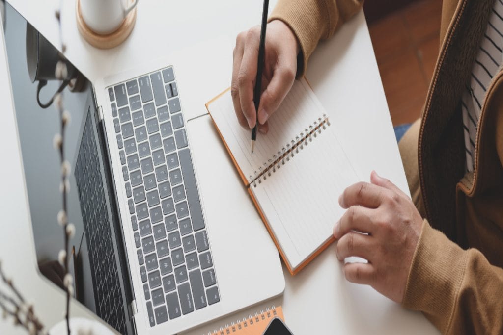freelance-social-media-planner-daily-tasks-income-tracker
