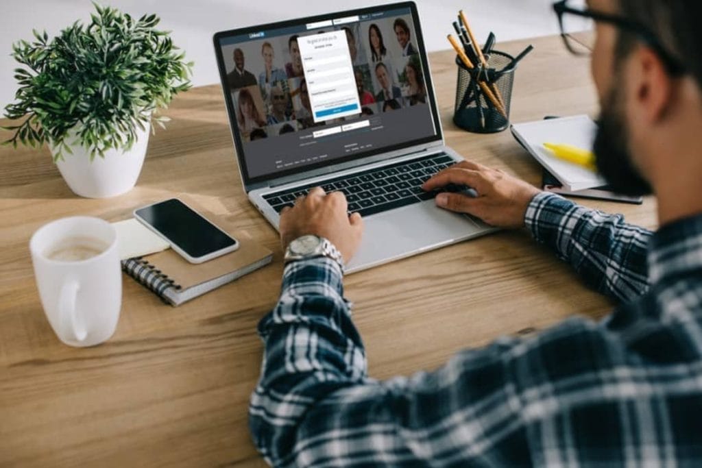 freelancing-how-to-use-linkedin-to-find-a-job